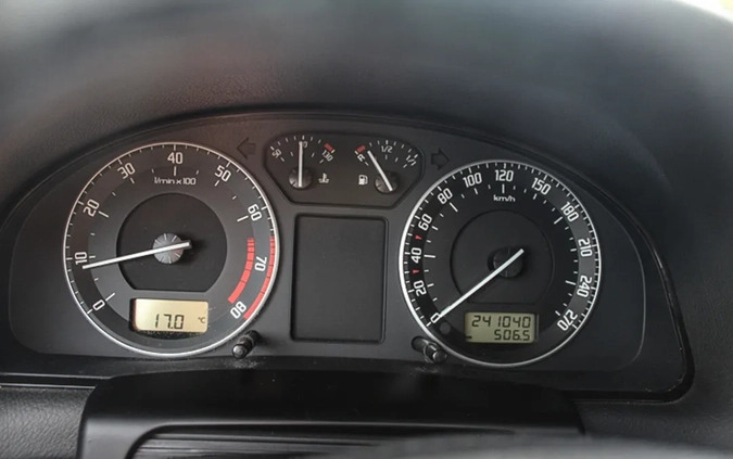 Skoda Superb cena 19900 przebieg: 240000, rok produkcji 2008 z Ciechanów małe 379